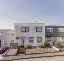 Familientraum am Büttenberg: großzügiges Reihenmittelhaus mit Loggia, Terrasse, Garten und Garage! - Ennepetal