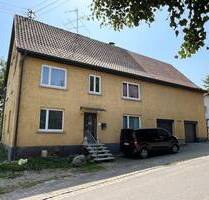 Großes Grundstück, schöne Lage, neue Einbauküche, 2 große Garagen, warten auf den letzten Schliff. - Krauchenwies Ablach