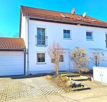 *Moderne, großzügige DHH mit EBK, tollem Garten, Garage und Stellplatz, PlieningLandsham (S2)**