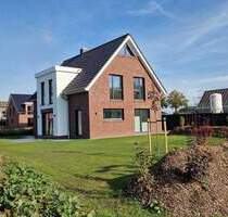 Moderner Neubau am Deichweg . Ihr schlüsselfertiger Neubau Friesenhaus auf 923 qm Grundstück - Bockhorn