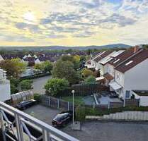 Helle 4-Zimmer-Wohnung mit Westbalkon und Blick in den Taunus - direkt am Marktplatz - Liederbach am Taunus