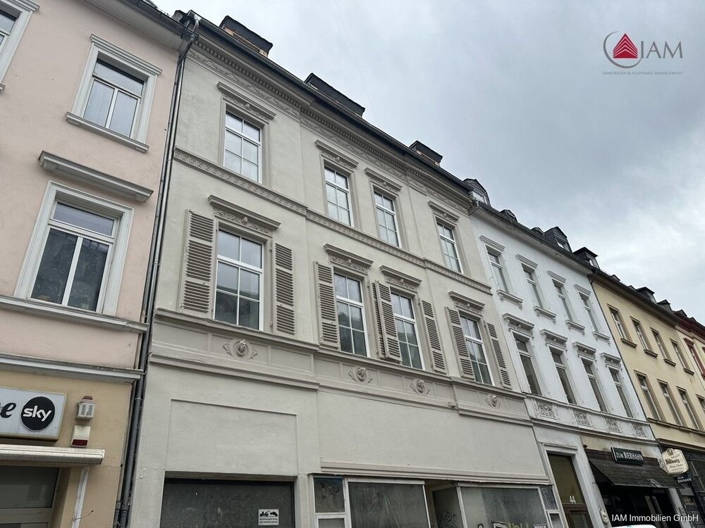Kernsanierte, lichtdurchflutete 4 Zimmerwohnung mitten in Wiesbaden. Bezugsfertig ab Mai