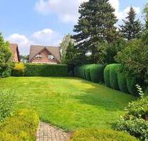 großes 627 m² Grundstück, mit kleinem Haus und Doppelgarage in Tönisvorst - Anbau möglich