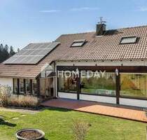 2-Familienhaus mit zusätzlichem großem Gartengrundstück, gehobener Ausstattung und viel Komfort - Gütenbach