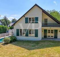 Wohnen in bester Lage: Großzügiges Einfamilienhaus mit Pool im Laurensberg, Aachen