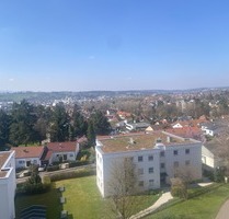 Viel Platz für Ihre Familie in einer 5-Zimmerwohnung mit Balkon, herrliche Aussicht auf die Alb - Göppingen Stadtgebiet