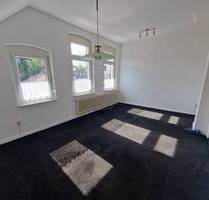 Ruhige Mieter gesucht! 3 Zimmer-Dachgeschosswohnung (Altbau) zentral in Varel!