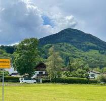 Baugrundstück mit Bergblick und Baugenehmigung für 11 Wohnungen - Brannenburg