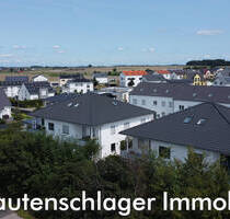 Neuwertig und schick! 3-Zimmer-Wohnung mit Carport-Stellplatz in Deining