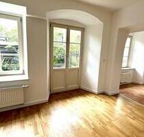 Charmante 2-Zi.-EG-Terrassen-Whg. in historischem Gebäude - im Herzen von Haag in Obb.