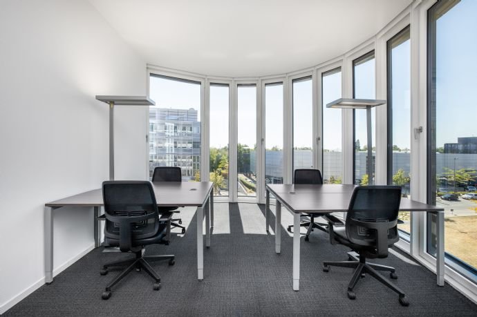 Privater Büroraum ganz auf Ihre individuellen Unternehmensbedürfnisse angepasst in Regus Airport City - Düsseldorf Unterrath