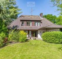 Großzügiges Einfamilienhaus mit schönem Garten, Schwimmbad und Gästehaus - Hamburg / Rissen