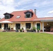 + + Herrenhaus + + in Randlage + + besonderes Haus + + Park + + Pool + + Garage + + Vollkeller + + - Wolfsburg Neuhaus