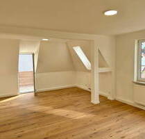 Exklusive 2-Zimmer-Wohnung mit Dachterrasse, Küche und Stellplatz - Feuerbacher Tal