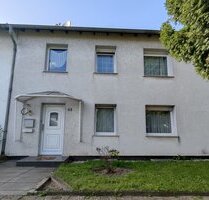 Gepflegtes, geräumiges Einfamilienhaus mit tollem Wintergarten und Pool ! - Duisburg Beeckerwerth