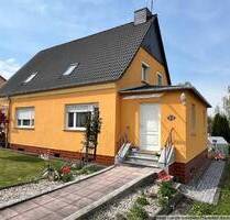 ** RESERVIERT ** Großzügiges Einfamilienhaus mit zwei Garagen in Niederjahna ** RESERVIERT ** - Käbschütztal