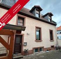 Ein Katzensprung bis zur Altstadt - Vermietetes Zweifamilienhaus mit Ausbaureserve im Dachboden - Kaiserslautern Gaustr. / Mannheimer Str. / Krimmstr.