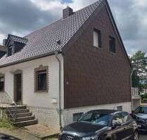 St. Ingbert-Nähe Hobels! Gepflegtes Einfamilienhaus mit großem Balkon und Garage im Haus, in ruhiger Sackgasse (zentral und doch ruhig) - Sankt Ingbert