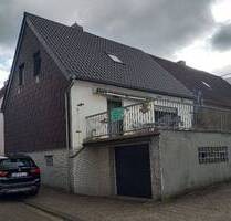 St. Ingbert-Nähe Hobels! Gepflegtes Einfamilienhaus mit großem Balkon und Garage im Haus, in ruhiger Sackgasse (zentral und doch ruhig) - Sankt Ingbert