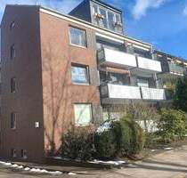 PINNEBERG: ATTRAKTIVE WOHNUNG MIT BALKON