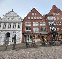 Ladengeschäft mit großer Fensterfront in 23552 LübeckCity - Mengstraße (Nh. Fußgängerzone) - Lübeck-Innenstadt