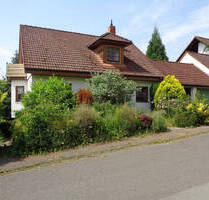 Hasselberg: idyllisches EFH mit Einliegerwohnung und Doppelgarage - Hasloch-Hasselberg