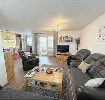 4 Zimmer-Wohnung mit Aufzug, 2 Bäder, gepflegt, mit Garage in ruhiger Randlage von Wernau - Wernau (Neckar)