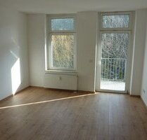- Gepflegte Wohnung mit Balkon - - Weißenfels