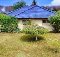 Wohnen auf einer Ebene: Bungalow mit 4 Zimmern, Sauna + Garage. - Steinhagen Negast