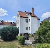 Ein- bis Zweifamilienhaus mit großzügigem Gartenparadies - Dörfles-Esbach