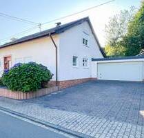 Attraktives, gepflegtes Wohnhaus in ruhiger Lage nahe Anhausen - Einziehen und Wohlfühlen! - Rüscheid