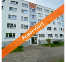 Moderne Eigentumswohnung mit 3 Zimmer, Balkon & Stellplatz in Zeitz am Michaelpark zu verkaufen.