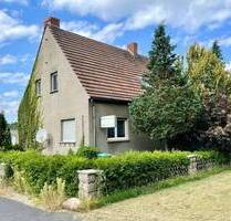 Großes Einfamilienhaus mit Potenzial zum Zweifamilienhaus auf 4.695 m² Grundstück – mit Gewächshäusern, Blockhütte & mehr! - Zahna-Elster Zörnigall