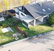 großes Haus mit 3 Einheiten mit weitläufigem Grundstück und zahlreichen Nutzungsmöglichkeiten - Keltern Dietlingen