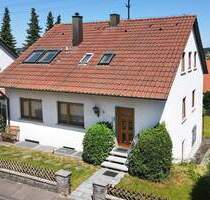 Gepflegtes Familienglück mit Garten, überdachte Terrasse und moderner Heizung - Albstadt Tailfingen