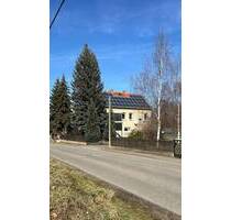 Saniertes Einfamilienhaus mit Einliegerwohnung, 2-Seiten-Hof, Bauernhaus, ca. 2600 m² Grundstück, Doppelcarport - Meerane