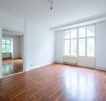 Wohnen mit Stil: 4-Zimmer-Gründerzeitaltbau mit Stuck und Südbalkon - Berlin Lichterfelde
