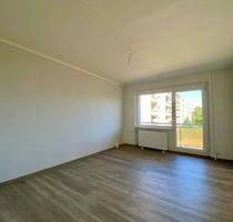 Erstbezug nach Sanierung: 2-Raum mit Balkon und Badewanne - Oschersleben