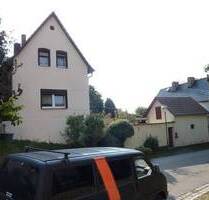 - Teilunterkellertes Einfamilienhaus mit Nebengebäuden - - Weißenfels Burgwerben