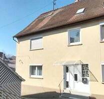 Familienfreundliches Einfamilienhaus mit viel Platz und Nebengebäuden. - Wiesenbach