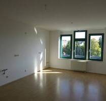 Individuelle 3-Zimmer Dachgeschoß-Wohnung mit offener Küche im Zentrum - bei Bedarf mit Garage! Die Wohnung kann auch... - Reichenbach