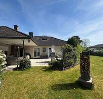 Großzügiger Bungalow mit Garage und Pool in Seevetal-Maschen