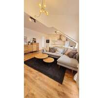 Erstbezug nach Sanierung - Exklusive, vollmöblierte Dachgeschosswohnung mit Dachterrasse & TG - Düren Hoven