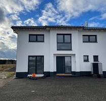 Neuwertiges Einfamilienhaus mit großem Grundstück in sonniger Lage und traumhaftem Fernblick - Bruchmühlbach-Miesau