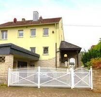 Zwei­familien­haus mit großem Grundstück und Entwicklungspotenzial in ruhiger Lage - Bad Kreuznach