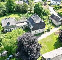 Historisches Herrenhaus mit Nebengebäuden in idyllischer Lage - Abentheuer