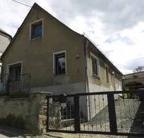 Teilsaniertes EFH mit Grundstück und Holzgartenhaus in ruhiger Randlage zu verkaufen! - Netzschkau