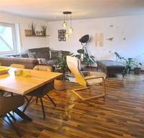 Moderne 3,5 Zimmer-Wohnung mit Balkon und Garage in Langenau