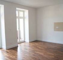 Bezugsfrei! Stilvolle ETW + Parkett + Fußbodenheizung + großer Balkon + tolles Bad + Wanne & Dusche - Leipzig Möckern