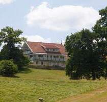 UNIKAT mit traumhaftem WEITBLICK direkt am ORTSRAND! Grosses 2-Fam.Haus + ELW 3x ETW mit MODERNSTEM STANDARD u. VI... - Reichling-Ludenhausen